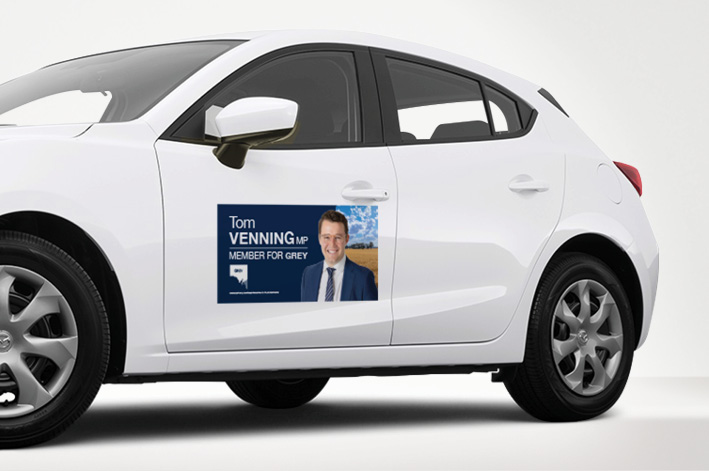Venning car signage